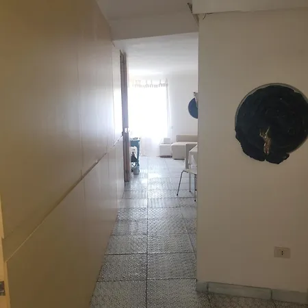 Luxury Flat In Apartment *